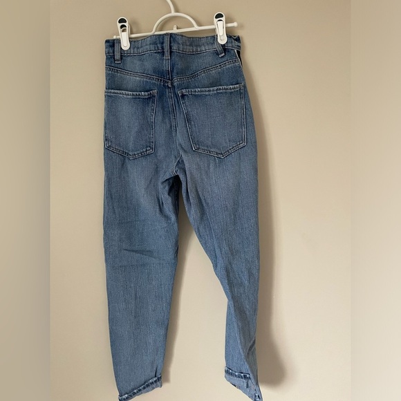 Dynamite CLAUDIA mom Blue Jeans with stripe down the side size 26 NWOT - Picture 3 of 4